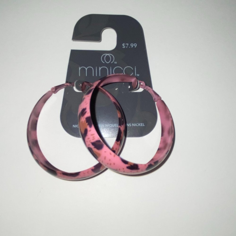 🌸FINAL PRICE MINICCI Pink Leopard Print Earrings‎